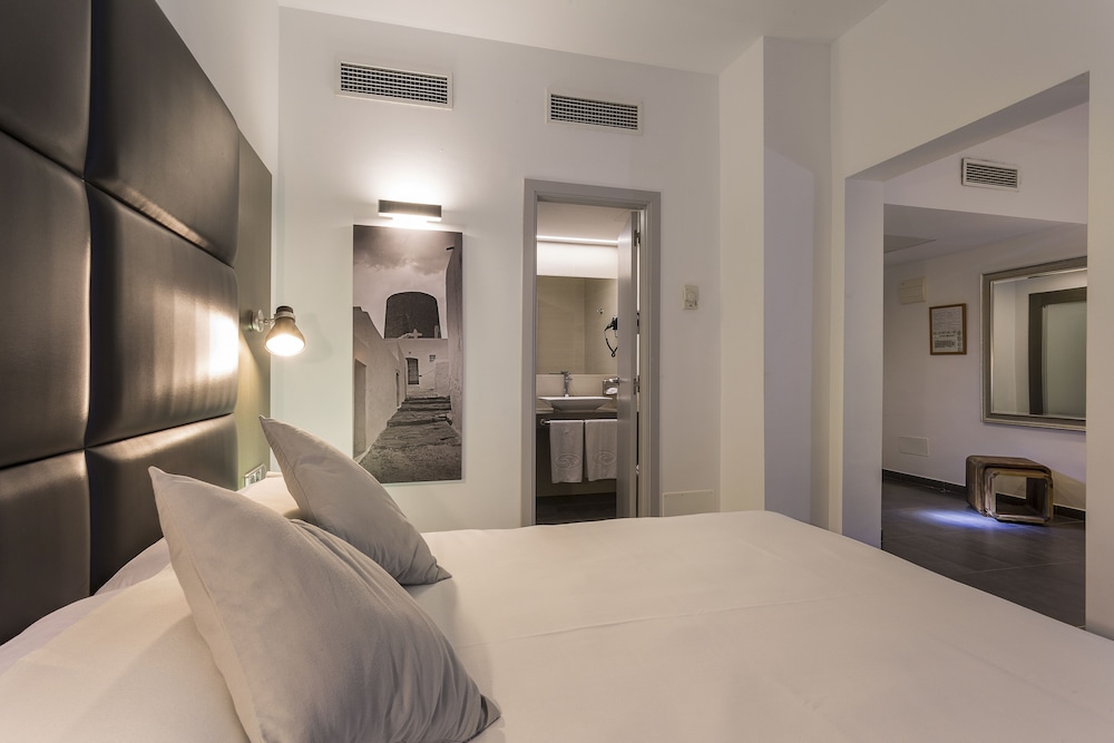 Suite - Photo 2
