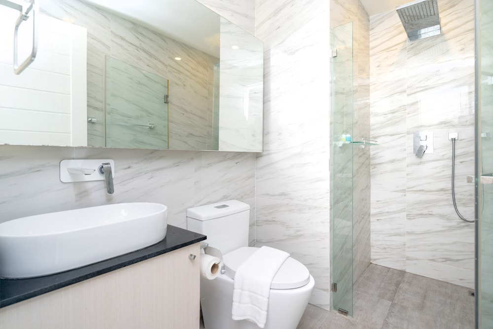 Exclusive Studio Suite, Balcony, Partial Ocean View photo 3