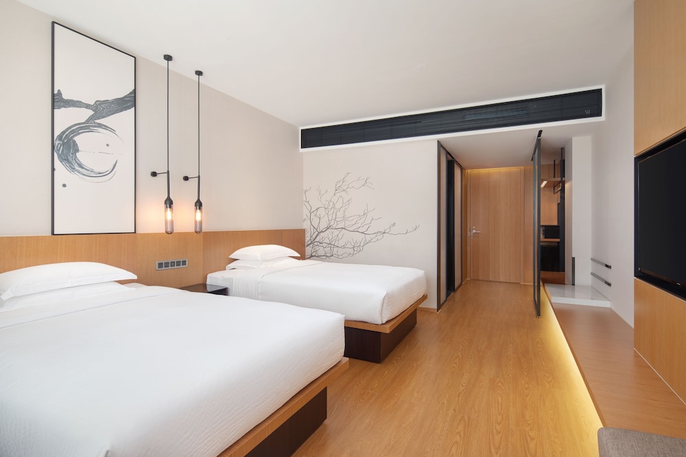 Deluxe Room, 2 Twin Beds, City View - Photo 5