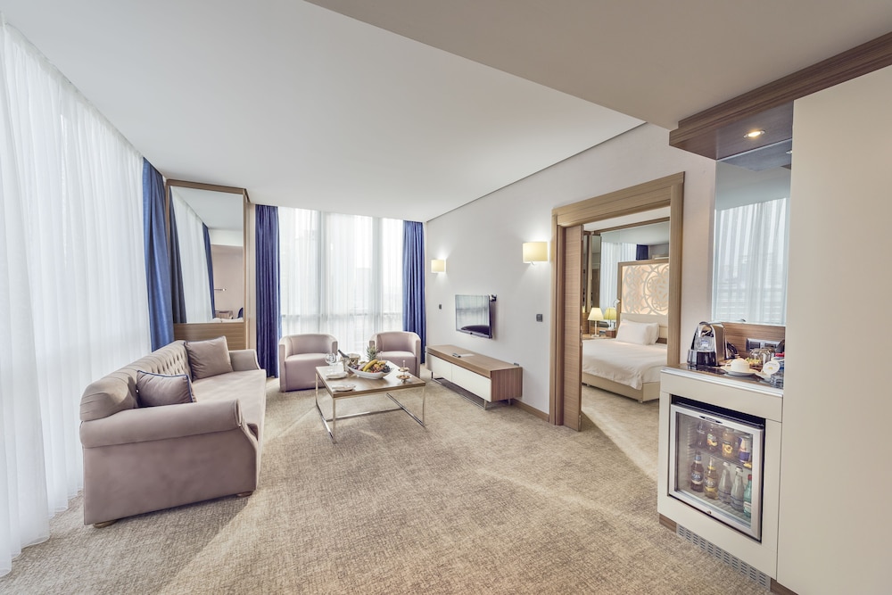 Executive Suite, 1 King Bed photo 3