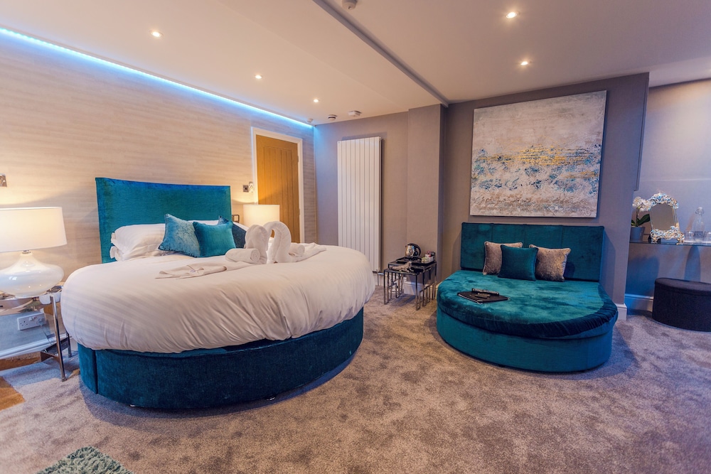 Suite (The Orchid)
