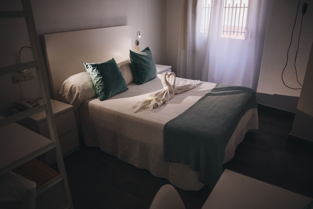 Double Room, 1 Double Bed, Ground Floor - Photo 18