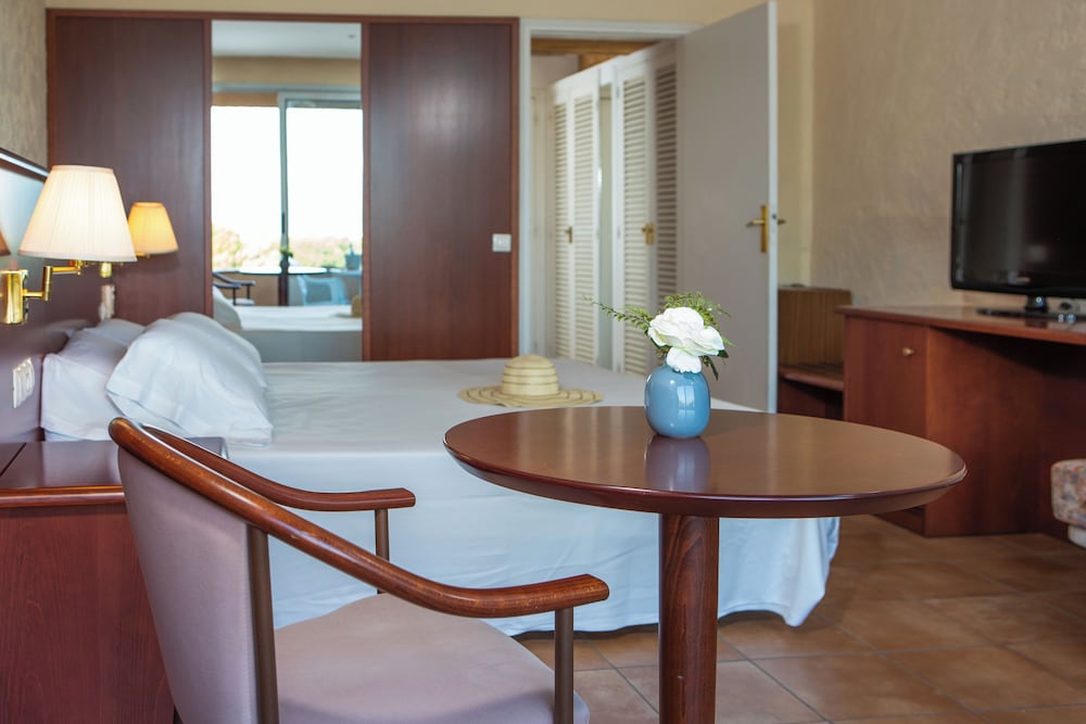 Standard Triple Room, Terrace photo 2