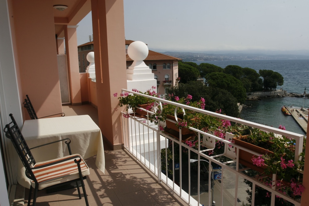 Deluxe Zimmer, Balkon, Meerblick