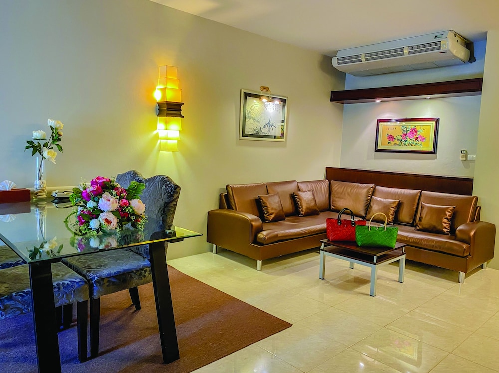 Sino Suite - Photo 19