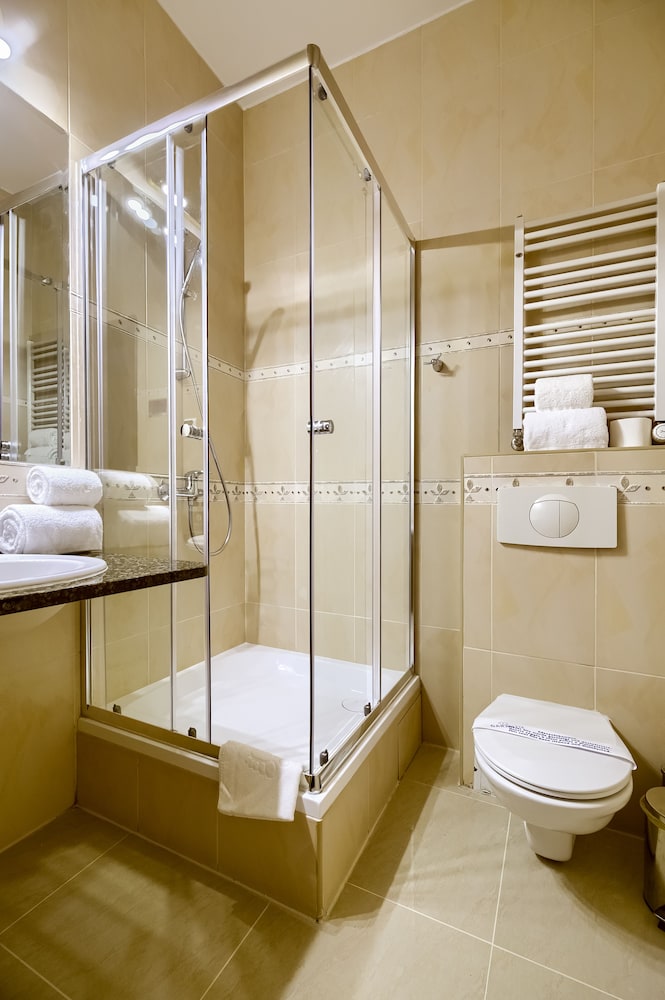 Classic Double Room, 1 Queen Bed photo 3