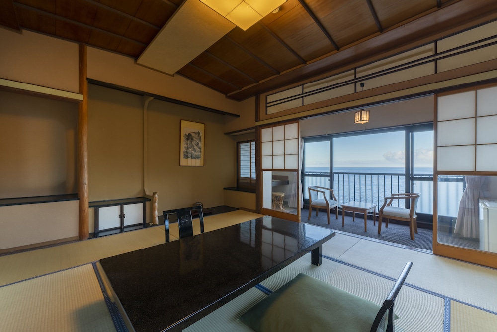 Standard Japanese Style Room with Private Bathroom, Smoking photo 2