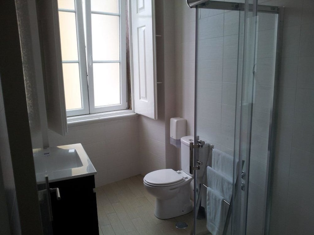 Standard Twin Room - Photo 4