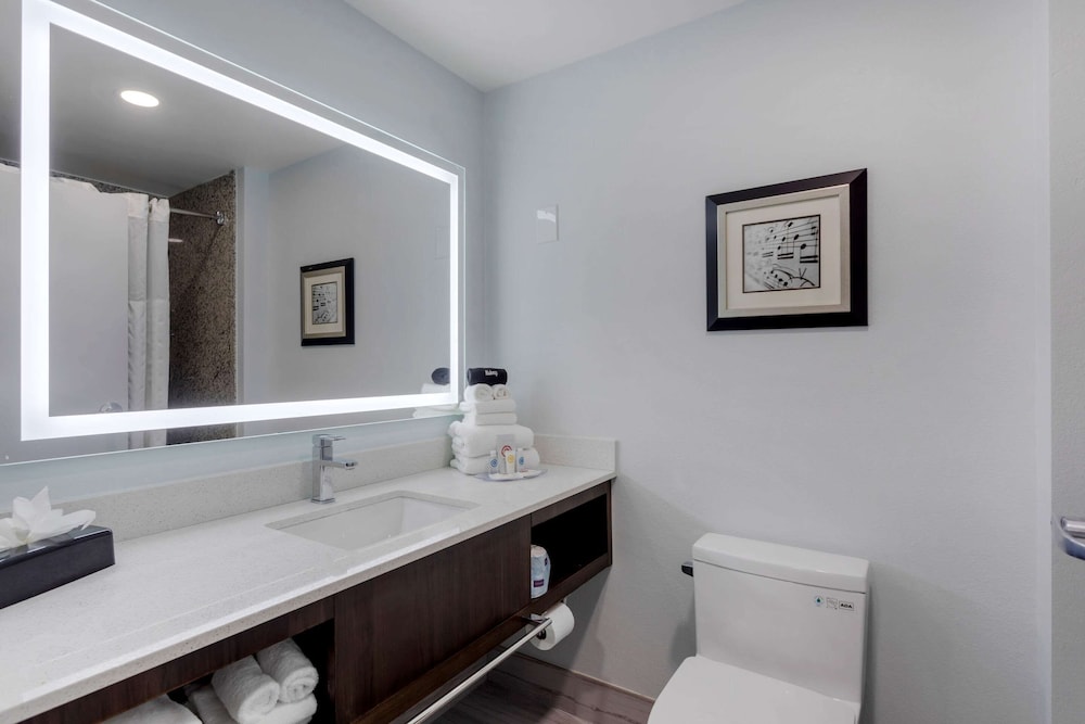 Suite, Non-Smoking, 2 Queen Bed with Sofa Bed - Photo 8