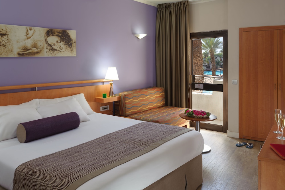 Superior Room, Pool View - Photo 1