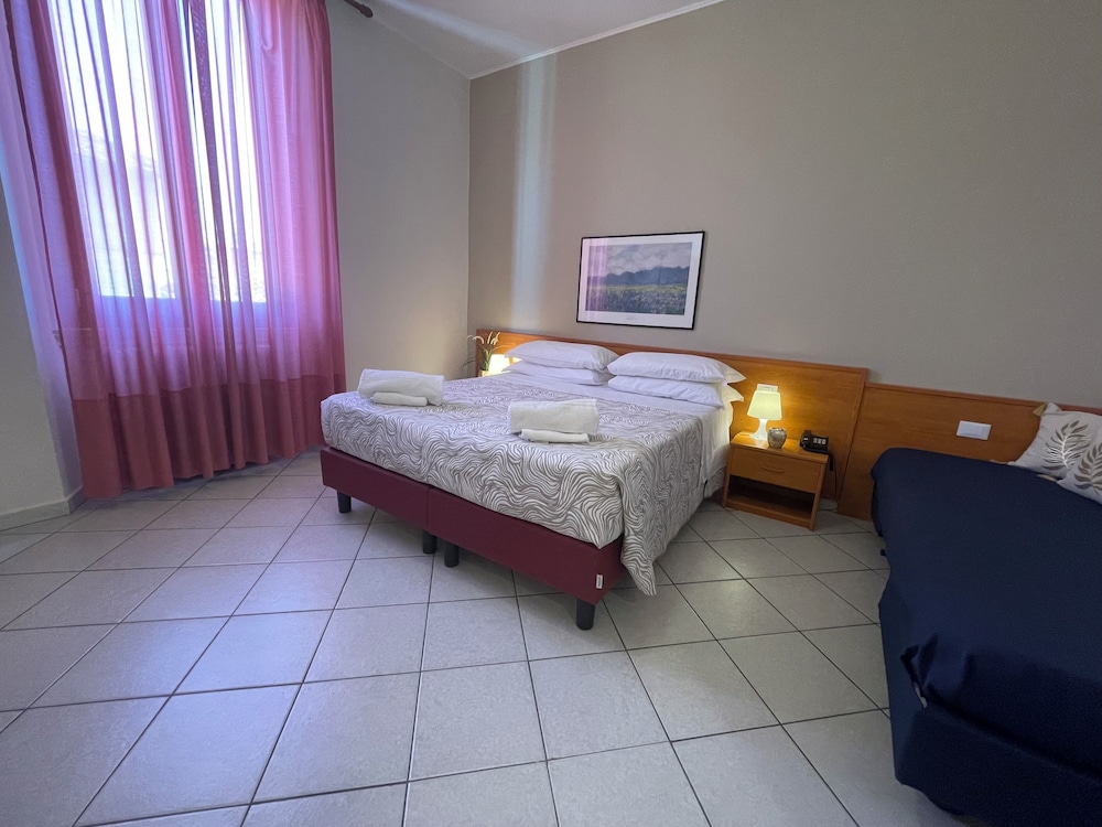 Classic Triple Room photo 2