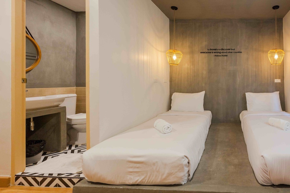 Twin Room, Non Smoking photo 3