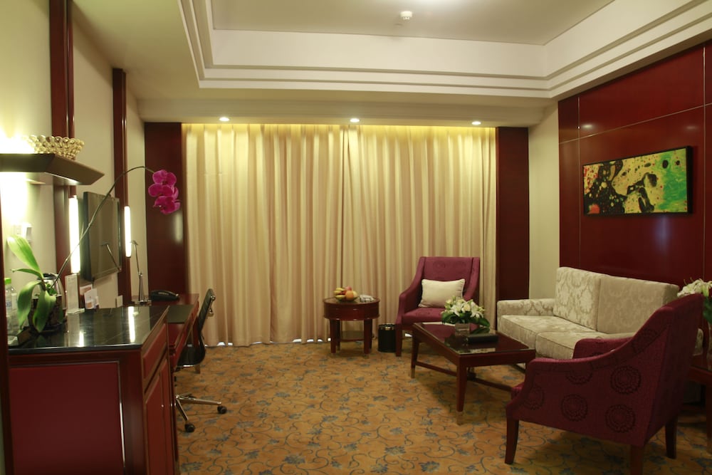 Deluxe Suite