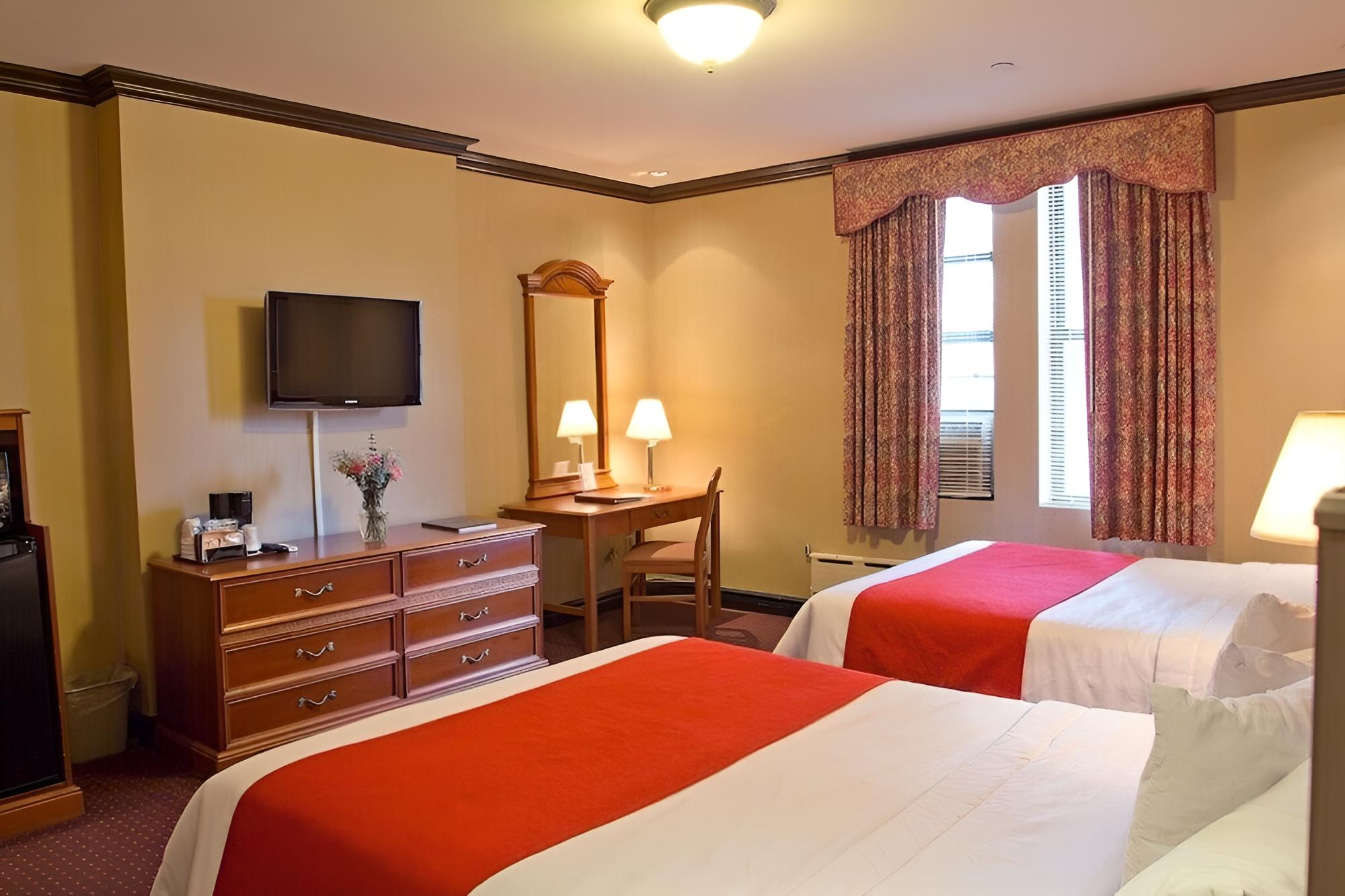 Deluxe Room, 2 Queen Beds photo 1