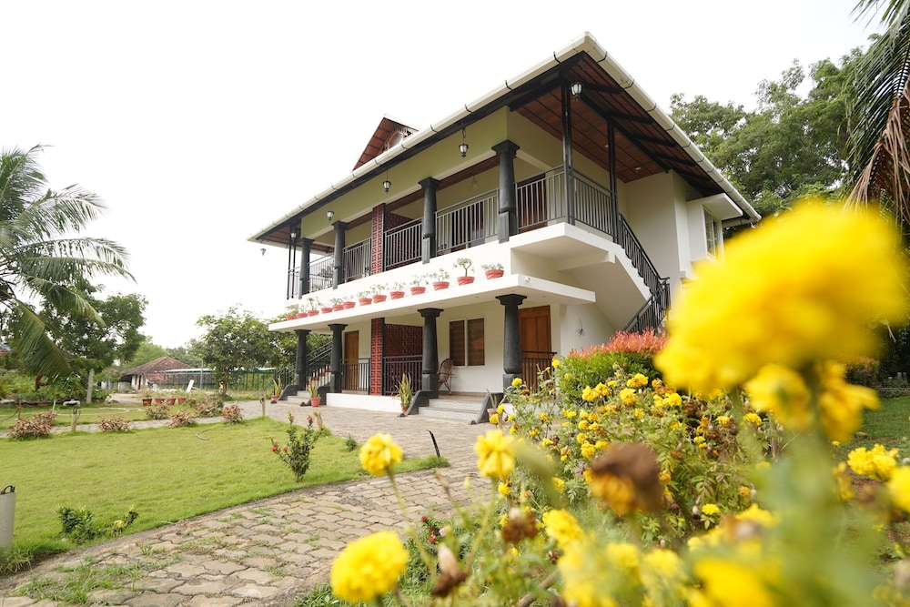 Family Suite, Balcony, Mountain View