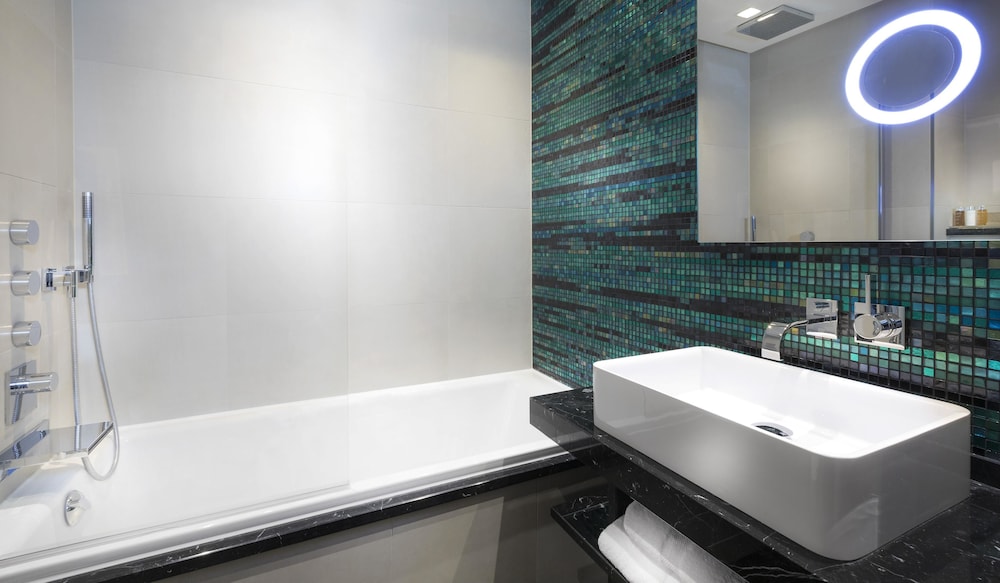 Vendôme Opera Hotel bathroom photo