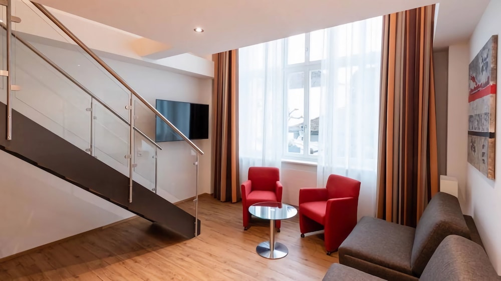 Executive Quadruple Room photo 2