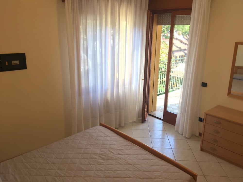 Family Apartment, 3 Bedrooms, City View, Tower photo 3