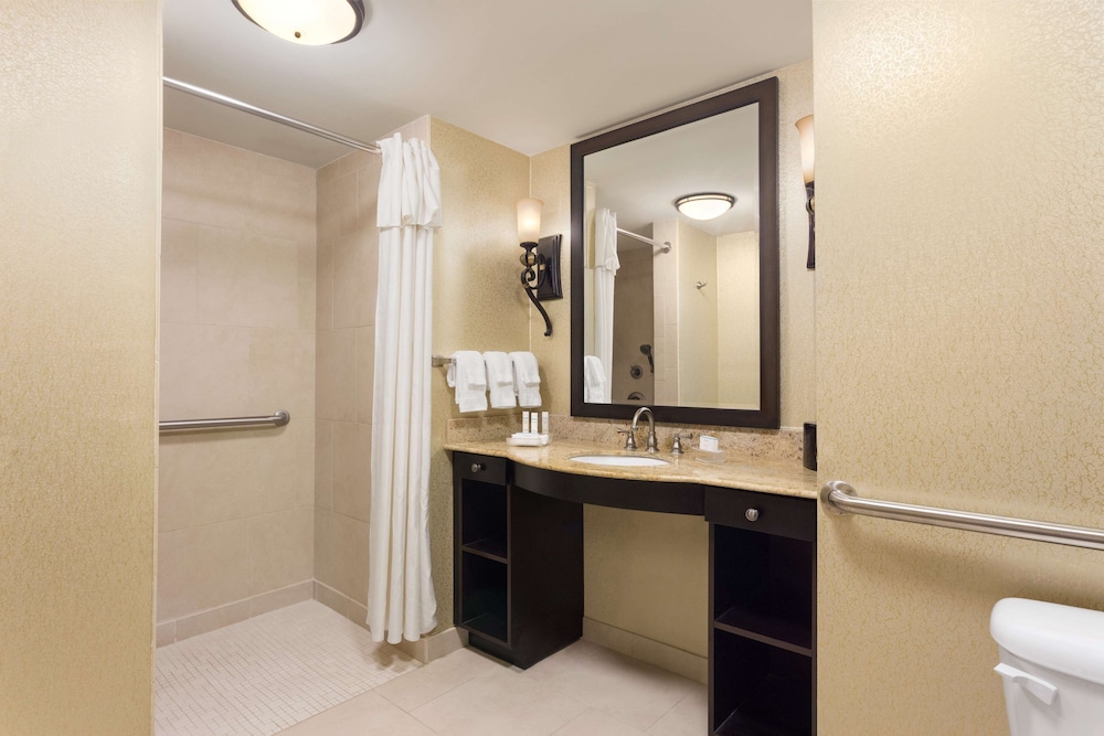 Room, Accessible, Non Smoking (Roll-in Shower) - Photo 7