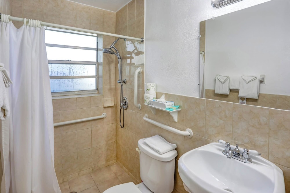 Grand Studio, Mobility Accessible