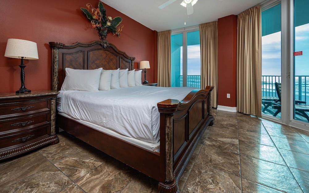 Condo, 3 Bedrooms
