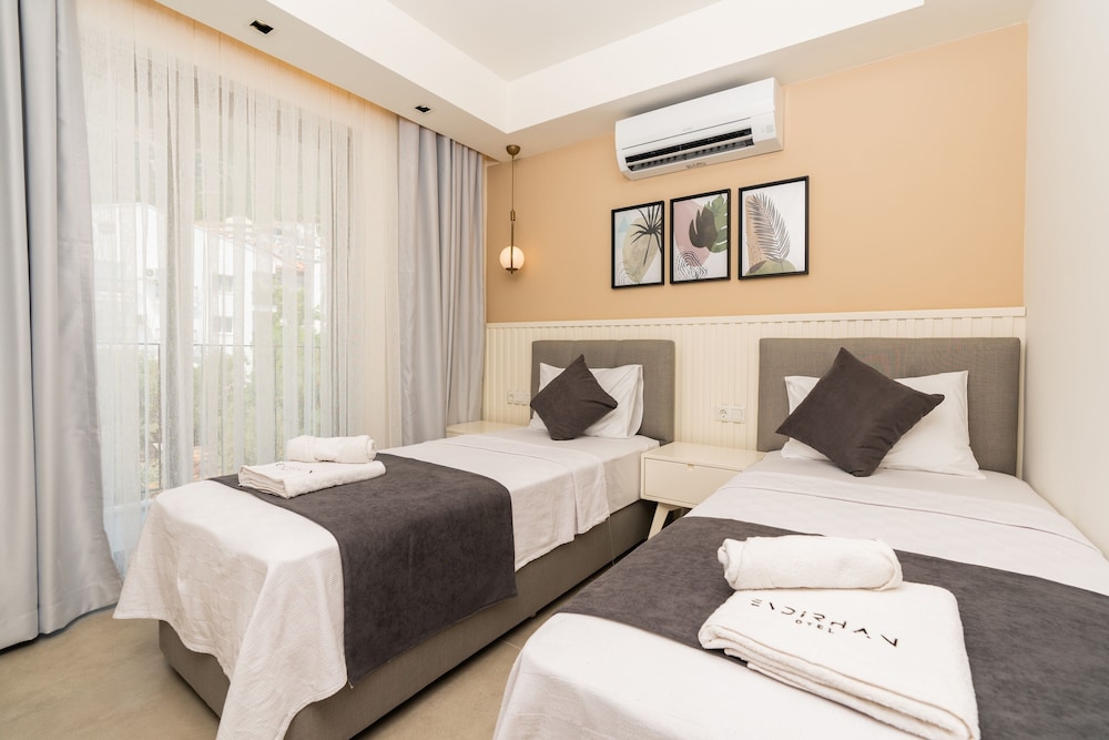 Deluxe Twin Room - Photo 1