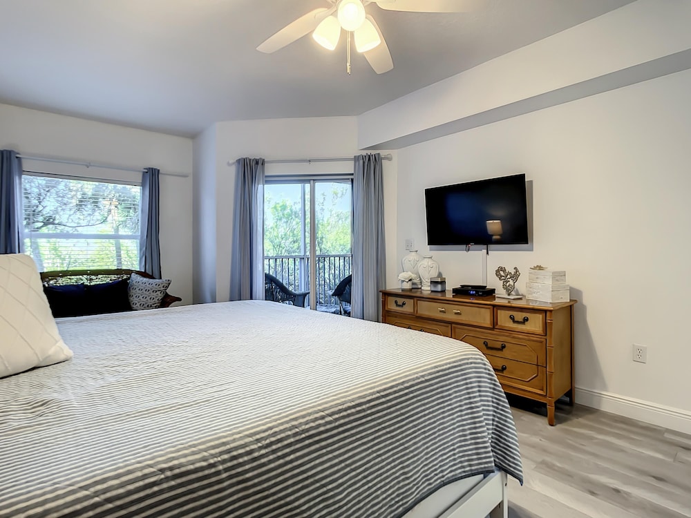 Take in the Gorgeous Sunset in This Beautiful 3 2 Condo Located in Bldg 10at Oceanwalk Ow10-205, Photo 41