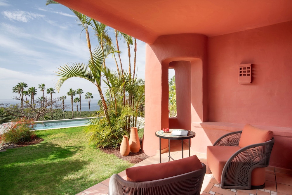 Suite, 2 Bedrooms, Garden View (Private Pool) thumbnail 6