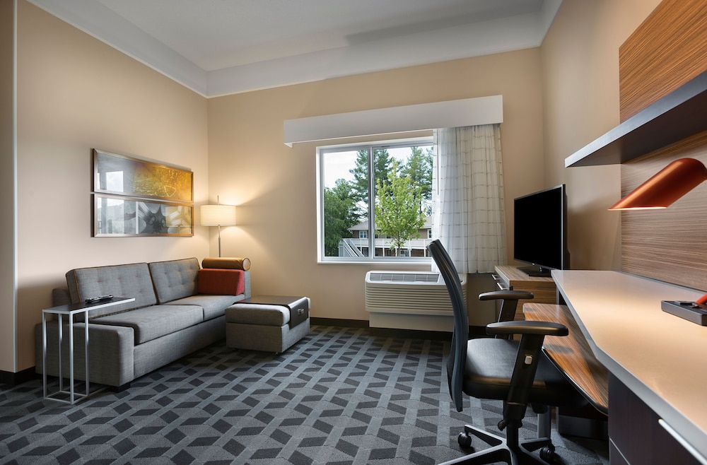 Studio, 1 King Bed with Sofa bed, Mountain View (Hearing Accessible) - Photo 1
