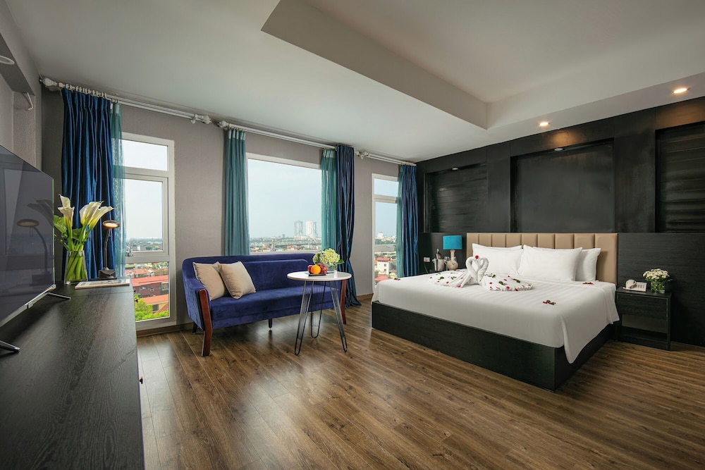 Executive Suite City view