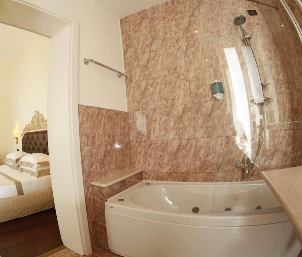 Deluxe Double Room - Photo 4