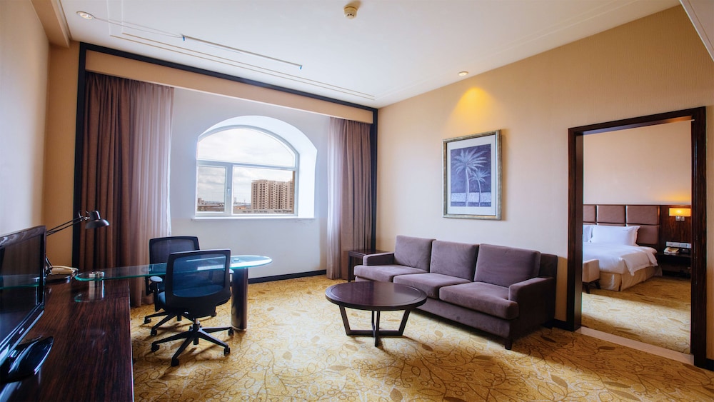Suite, 1 Bedroom - Photo 3