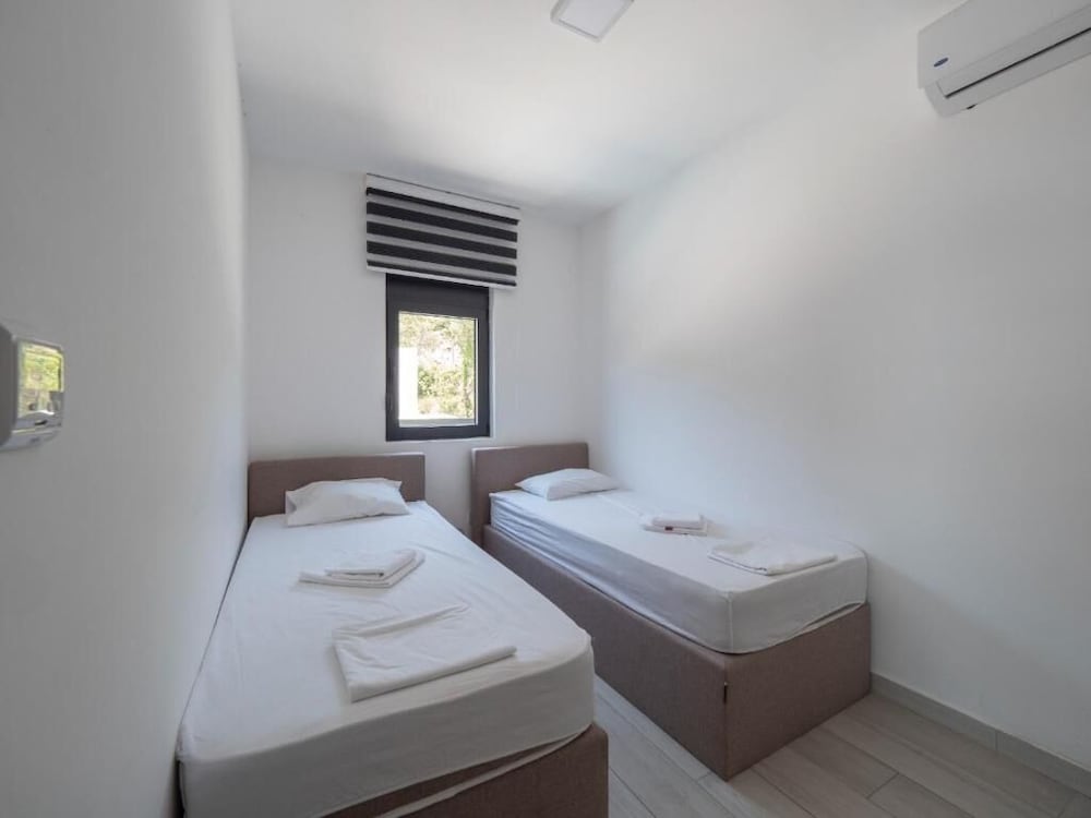 Premium Villa photo 2