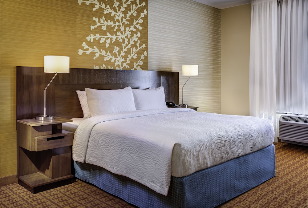 Room, 1 King Bed (Mobility/Hearing Accessible, Tub)