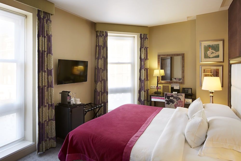 Superior Room, 1 Queen Bed (Plus) photo 3
