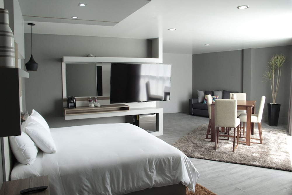 Junior Suite, 1 King Bed, City View