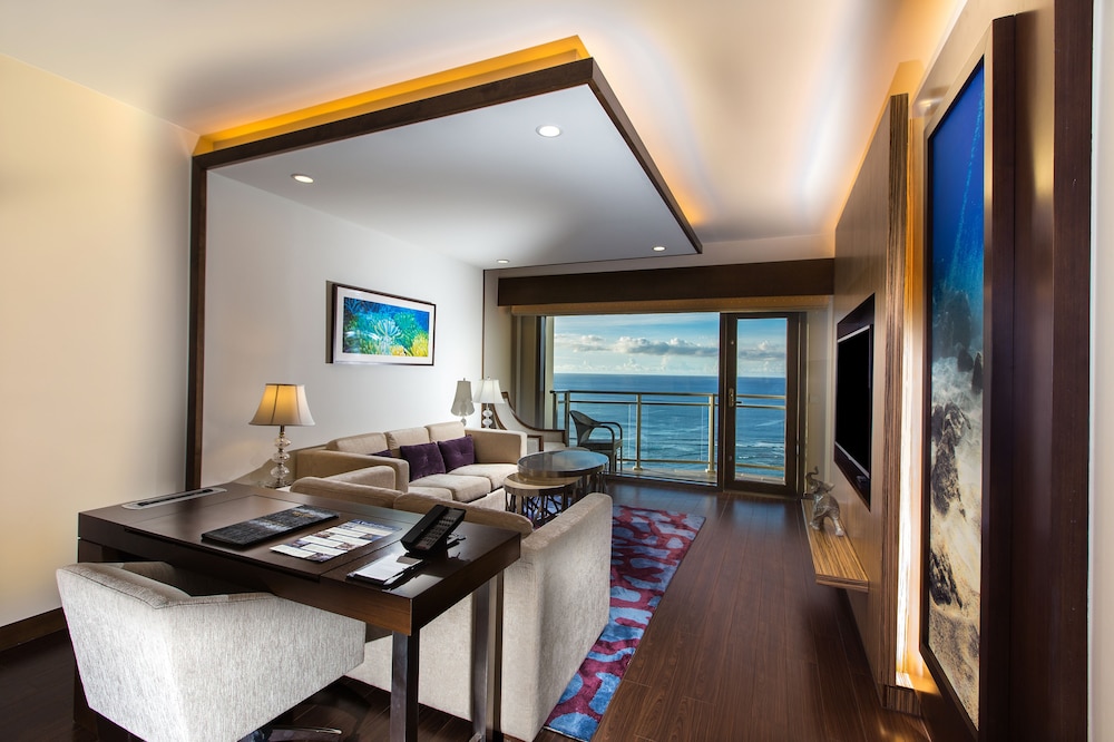 Executive Suite, 2 Double Beds- Children (6-11 yrs old) will incur additional charge for breakfast photo 3