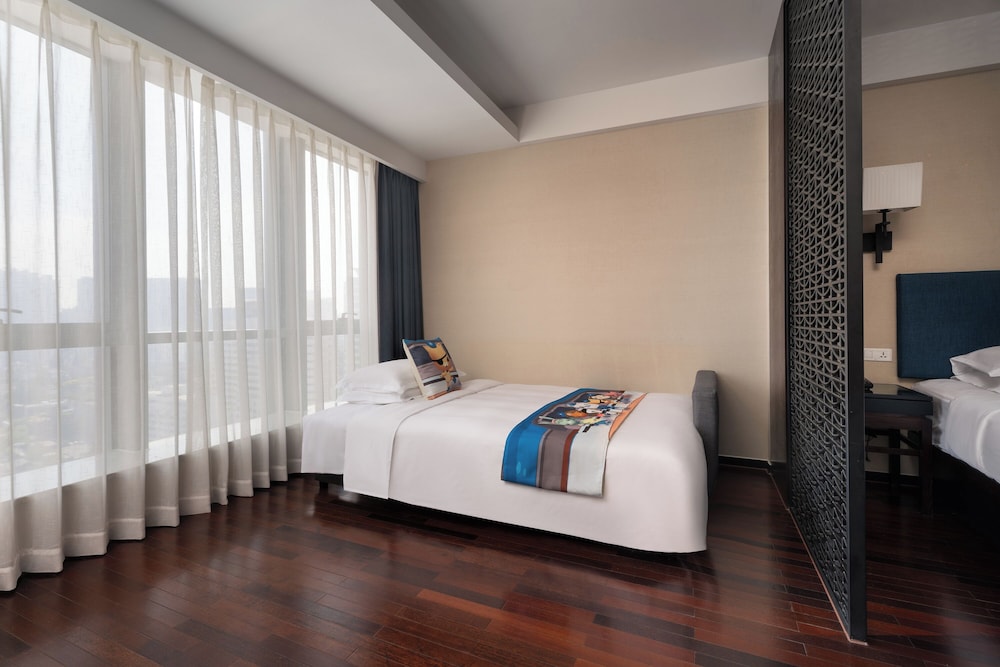 Family Triple Room, City View photo 2