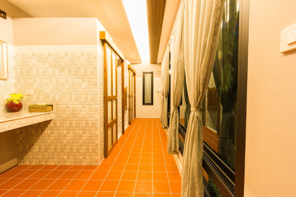 Family House, 2 Bedrooms, Kitchen, Courtyard Area photo 3