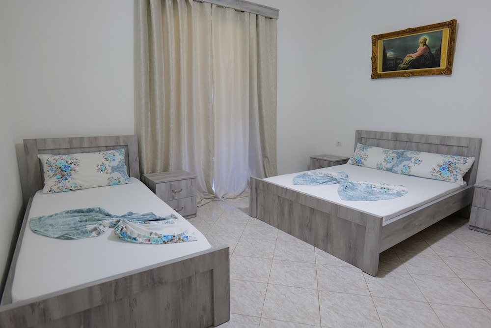 Triple Room photo 2