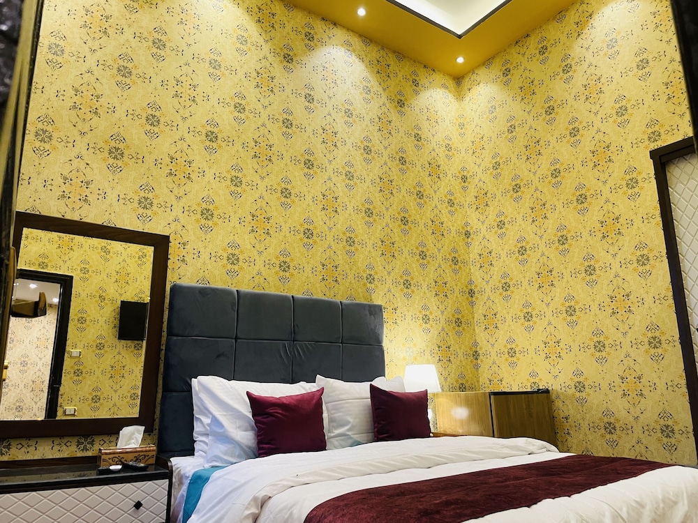 Luxury Penthouse thumbnail 5