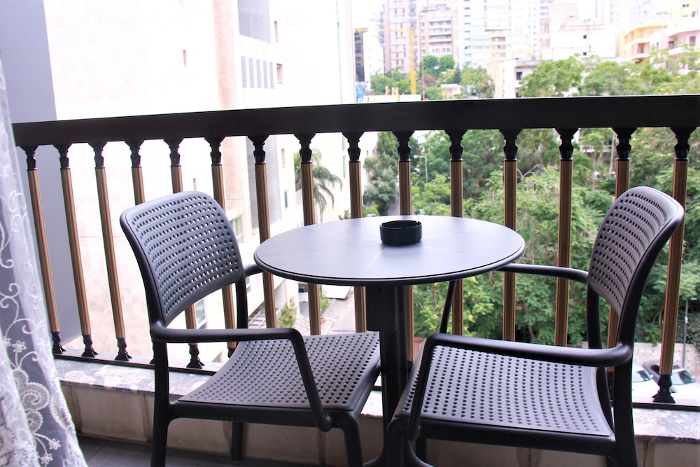 Executive Suite, City View photo 2