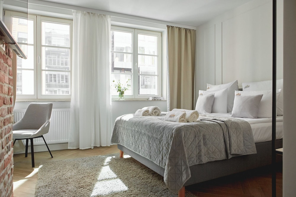 Family Quadruple Room, 1 Queen Bed with Sofa bed, Sea View, Beachside photo 1