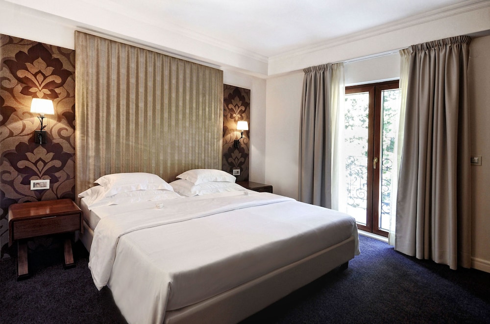 Suite, Balcony, Garden View photo 2