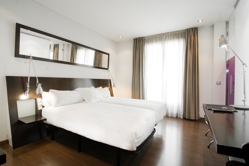 Superior Double Room, City View - Photo 7