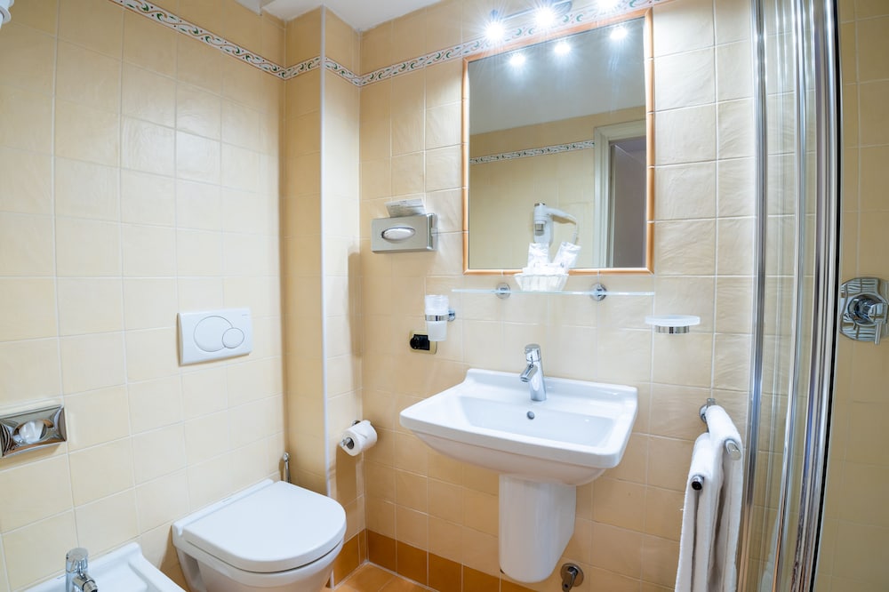 Small Double Room (no elevator) - Photo 4