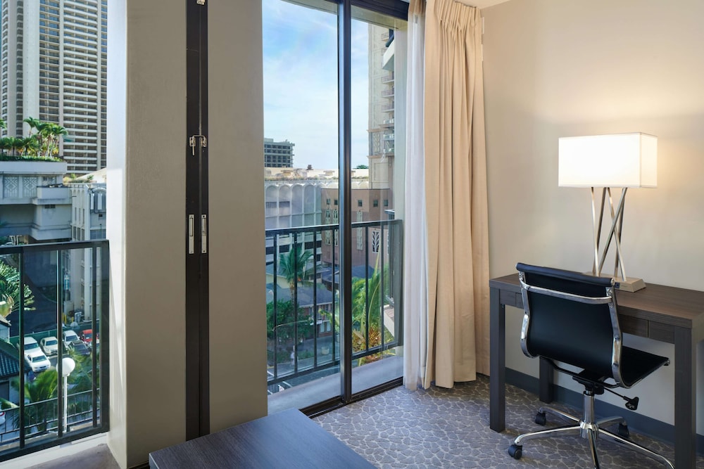 Room, City View - Photo 3