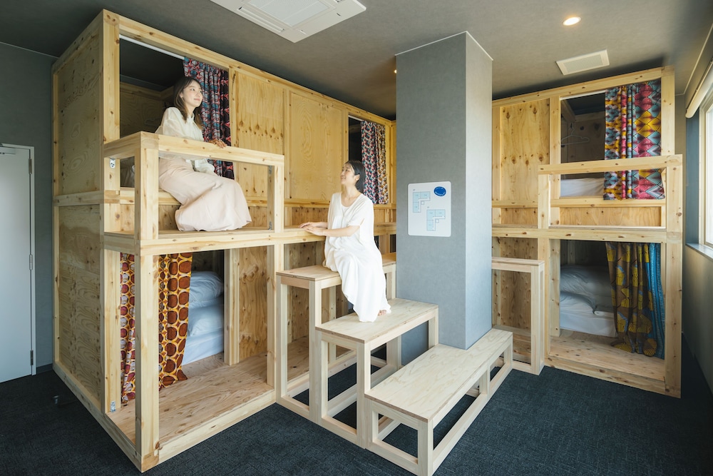 Shared Dormitory, Mixed Dorm