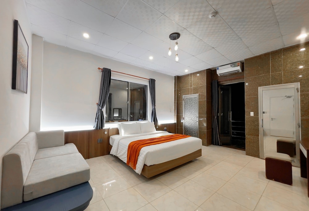 Signature Room - Photo 2