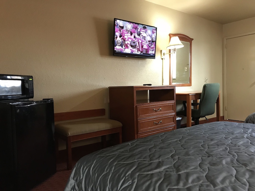 Standard Room, 1 King Bed photo 2